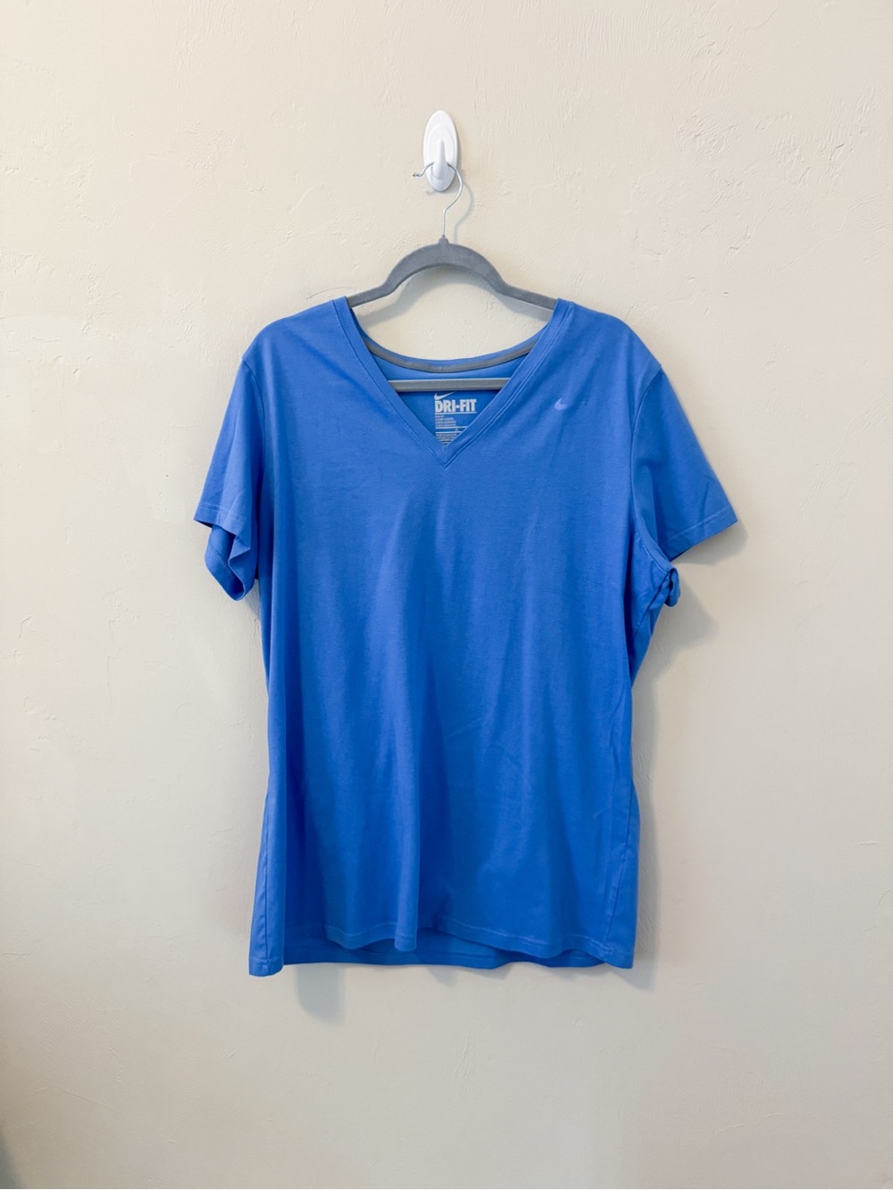 Nike Dri-FIT Women’s Blue V-Neck Performance Tee, Slim Fit